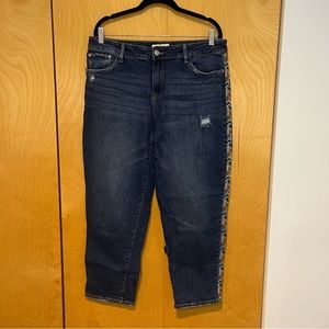 EUC Knox Rose embroidered denim capris, size 12